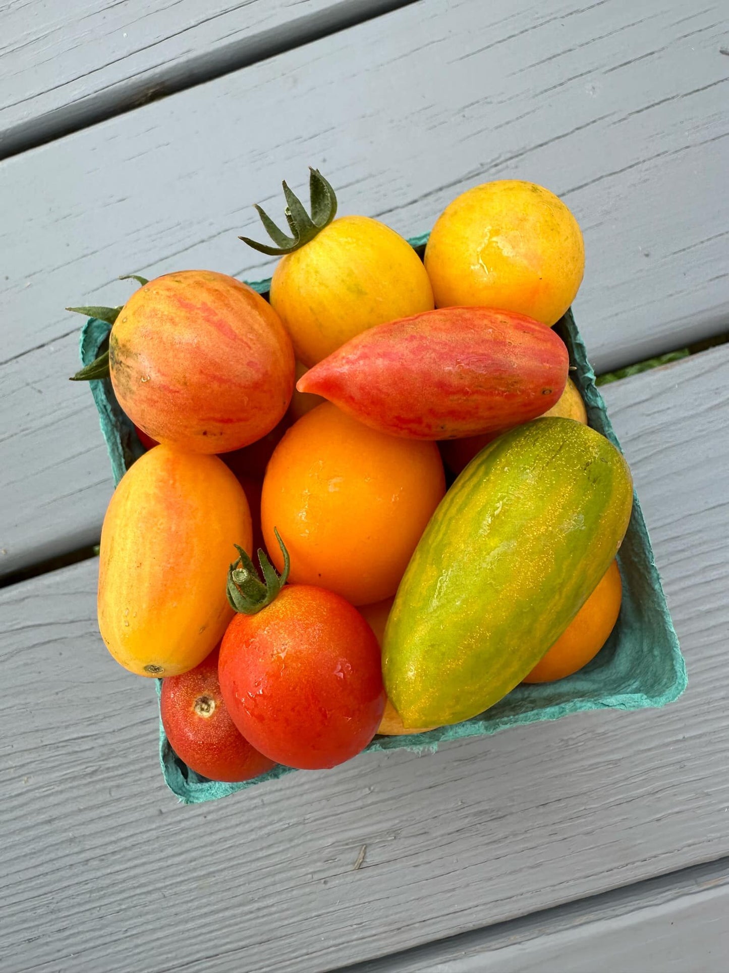 Cherry Tomatoes Mix - Pound